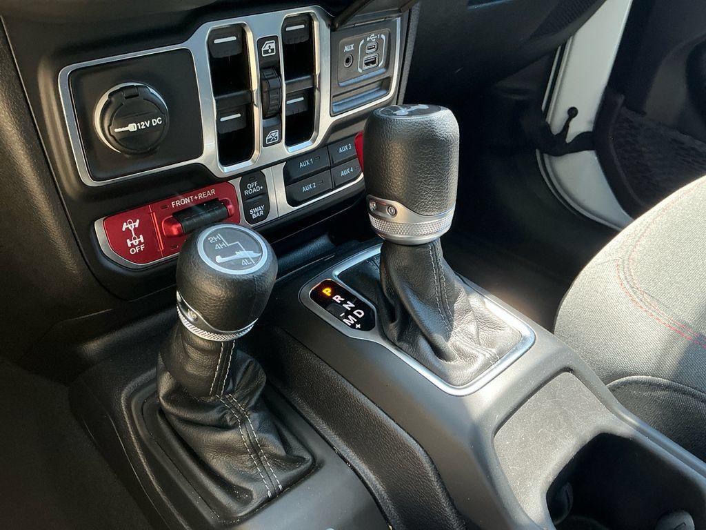 Used 2026 Jeep Wrangler Unlimited Rubicon AWD/4WD image 28