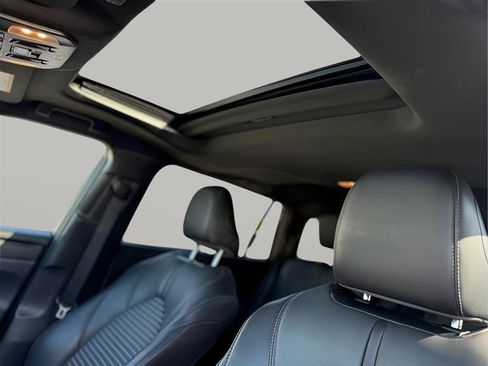 Used 2021 Toyota Highlander XSE FWD image 21