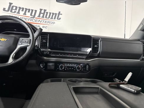 Used 2025 Chevrolet Silverado 2500 LT w/ Convenience Package AWD/4WD image 19