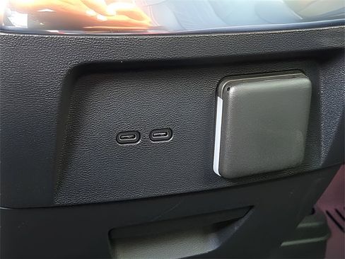 New 2026 Cadillac Vistiq Premium Luxury w/ LPO, Floor Liner Package image 17