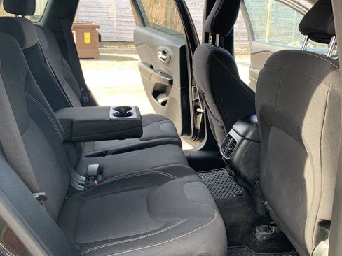 Used 2015 Jeep Cherokee Latitude w/ Cold Weather Group image 24