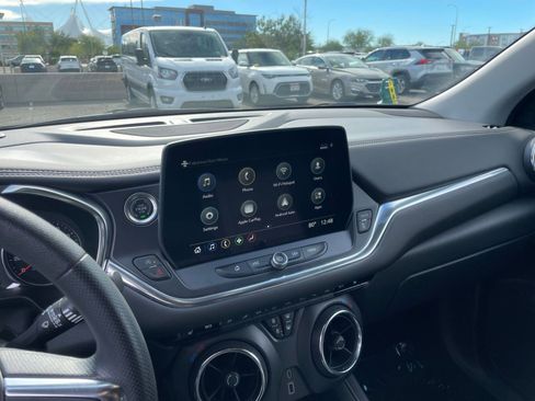 Used 2025 Chevrolet Blazer LT image 21