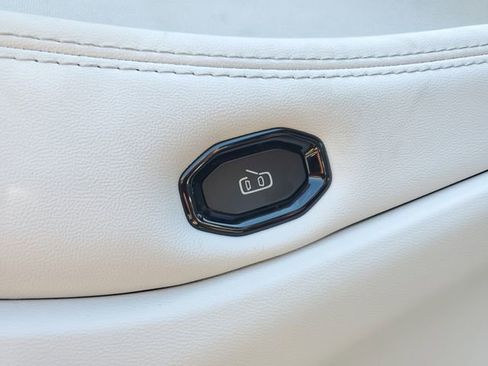 New 2026 Jeep Cherokee Laredo image 25