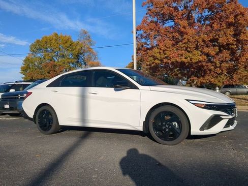 Used 2026 Hyundai Elantra Sport FWD image 2