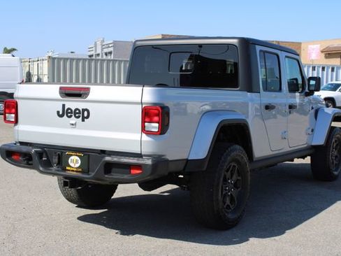 Used 2022 Jeep Gladiator Sport AWD/4WD image 5