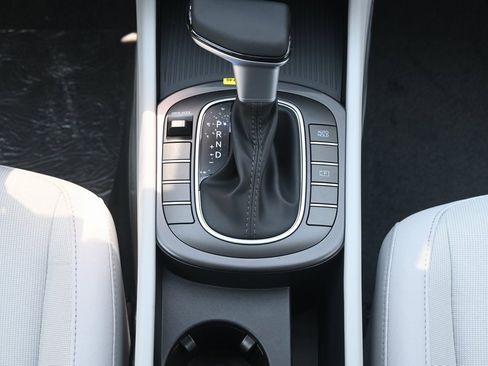 Used 2025 Hyundai Kona SEL image 17