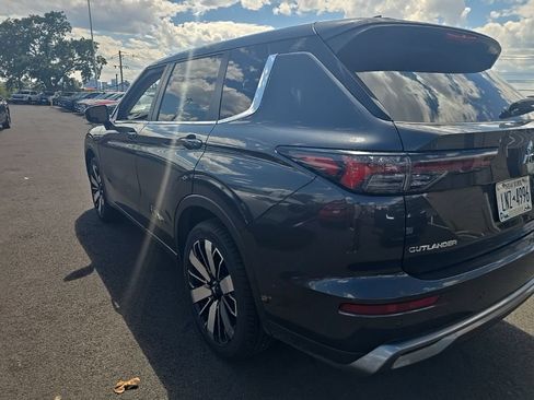 Used 2025 Mitsubishi Outlander SE AWD/4WD image 6