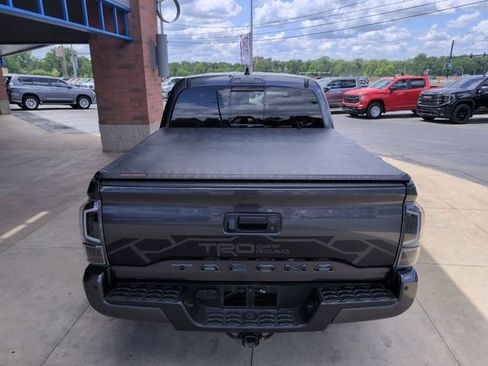 Used 2021 Toyota Tacoma TRD Off-Road w/ TRD Premium Off Road Package AWD/4WD image 33