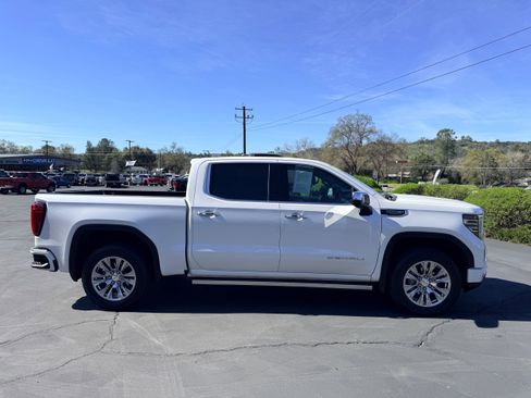 Used 2024 GMC Sierra 1500 Denali w/ Technology Package image 5
