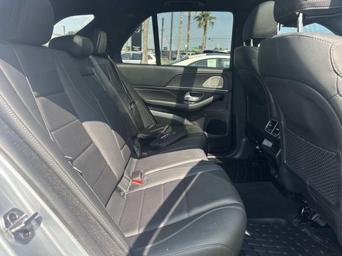Used 2025 Mercedes-Benz GLE 450e 4MATIC image 12