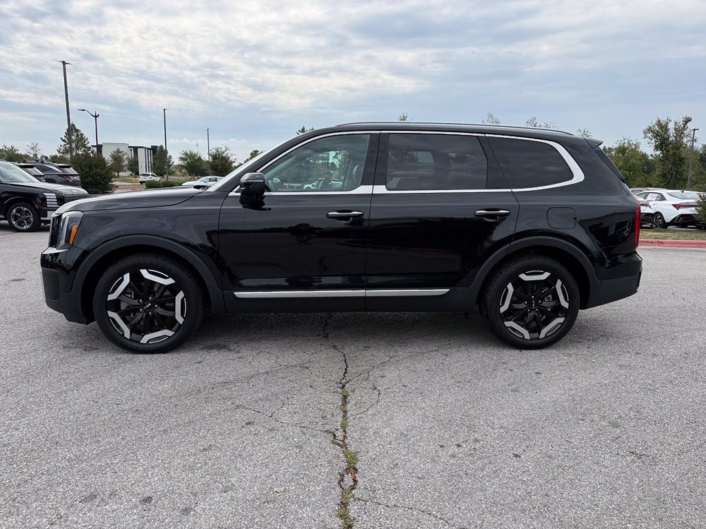 Used 2025 Kia Telluride S AWD/4WD image 4