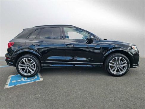 Used 2025 Audi Q3 2.0T Premium w/ Black Optic Sport Package AWD/4WD image 2