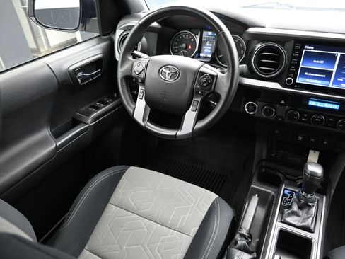 Used 2022 Toyota Tacoma TRD Sport image 22