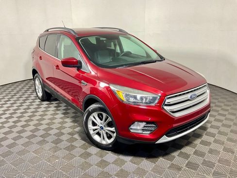 Used 2018 Ford Escape SE w/ SE Sync 3 Package AWD/4WD image 4