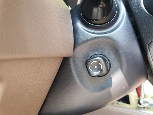 Used 2011 Lexus GX 460 image 27