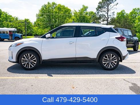Used 2023 Nissan Kicks SV w/ Interior Electronics Package FWD image 3