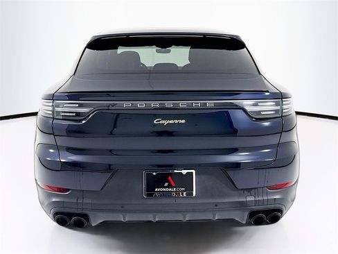 Used 2023 Porsche Cayenne Platinum Edition image 10