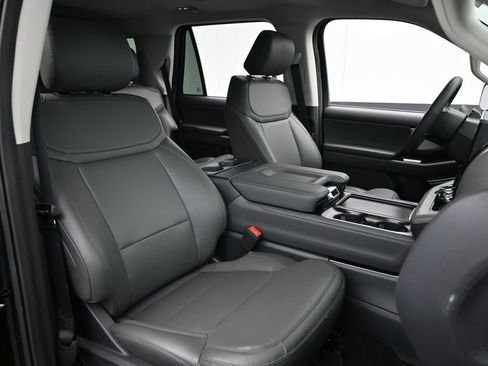 New 2026 Ford Expedition Active AWD/4WD image 26