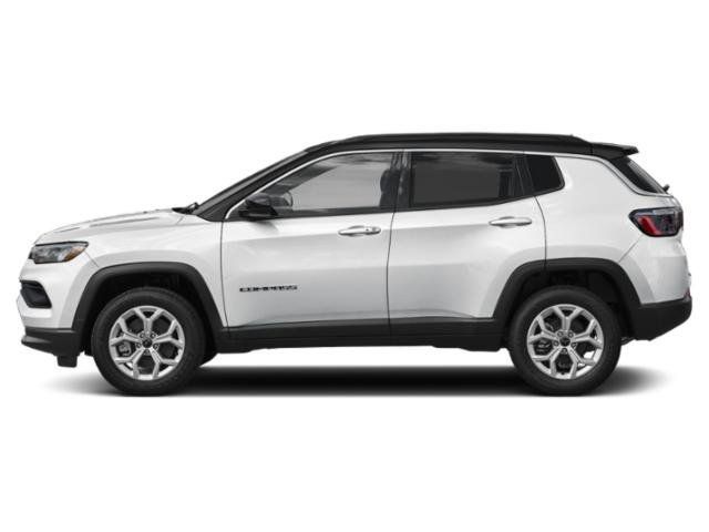Used 2025 Jeep Compass Latitude w/ Convenience Group AWD/4WD image 3