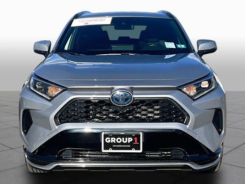 Used 2021 Toyota RAV4 SE w/ Weather & Moonroof Package AWD/4WD image 4