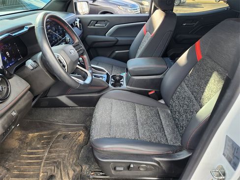 Used 2023 Chevrolet Colorado Z71 w/ Z71 Convenience Package 2 image 9
