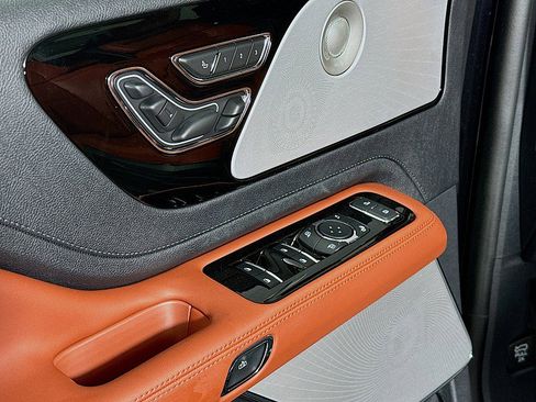 New 2025 Lincoln Aviator Reserve w/ Luxury Package image 20