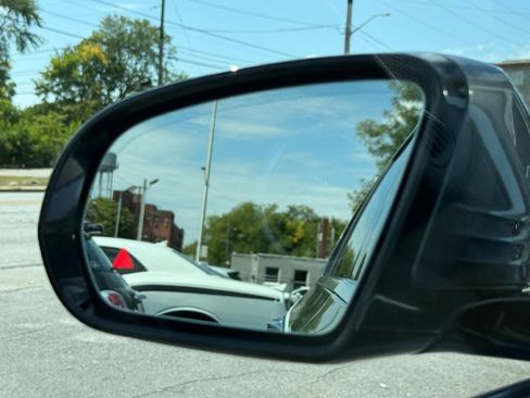 Used 2019 Mercedes-Benz E 300 4MATIC image 26