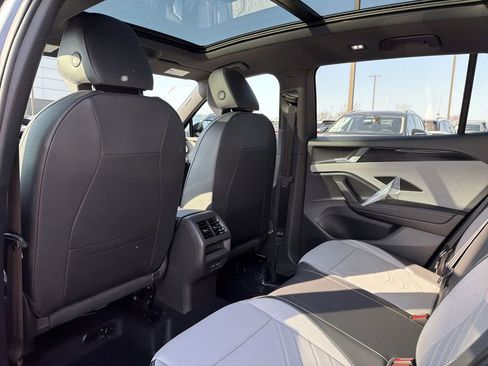 New 2026 Volkswagen Tiguan SE R-Line FWD image 13