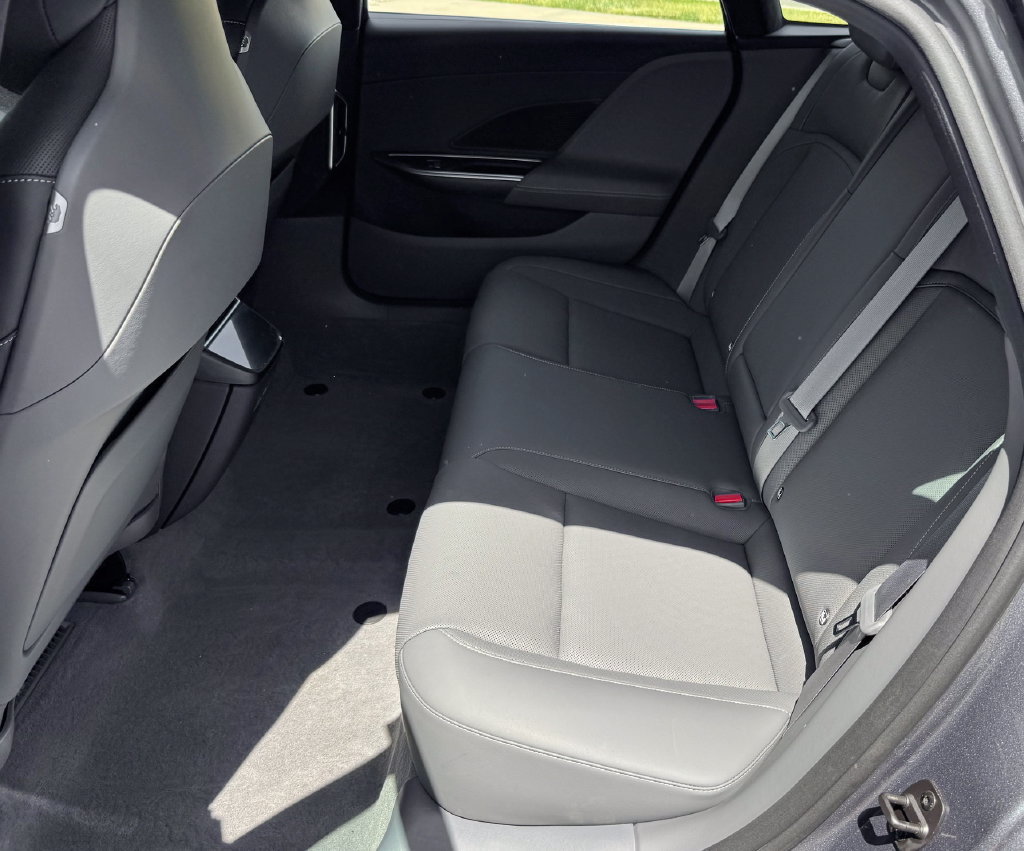 Used 2024 Lucid Air Touring AWD/4WD image 26