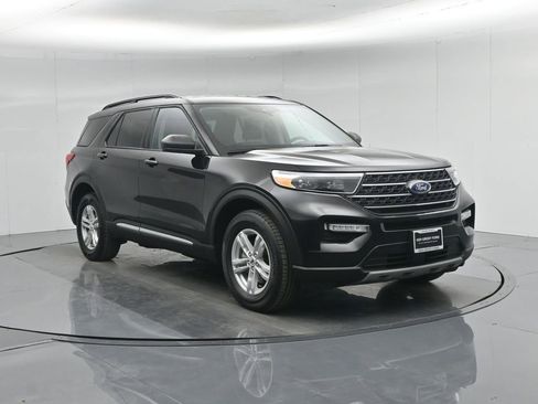 Used 2024 Ford Explorer XLT w/ Equipment Group 202A image 59