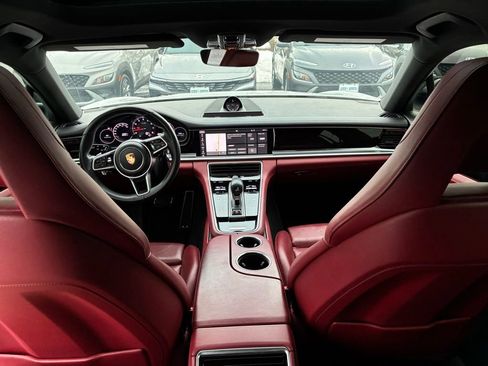 Used 2018 Porsche Panamera 4S image 17