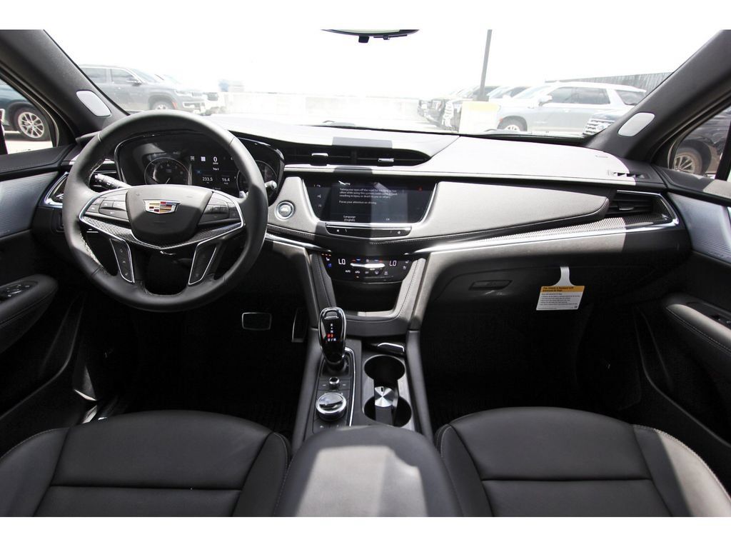 New 2026 Cadillac XT5 Sportv w/ LPO, Onyx Lite Package AWD/4WD image 9