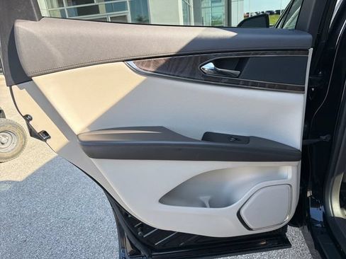 Used 2019 Lincoln Nautilus Select AWD/4WD image 31