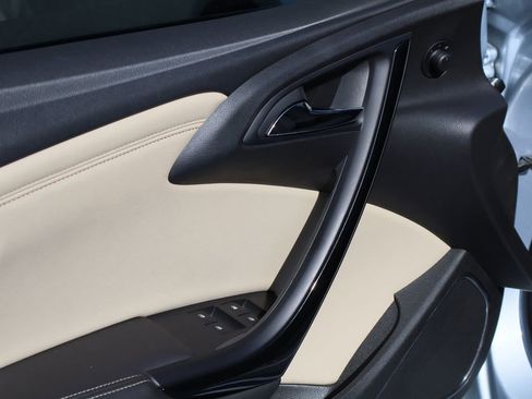 Used 2017 Buick Cascada Premium image 18