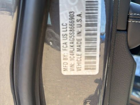 Certified 2025 Jeep Grand Cherokee L Laredo AWD/4WD image 20