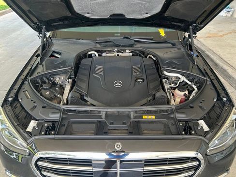 Used 2022 Mercedes-Benz S 580 4MATIC Sedan w/ Rear Seat Package image 13