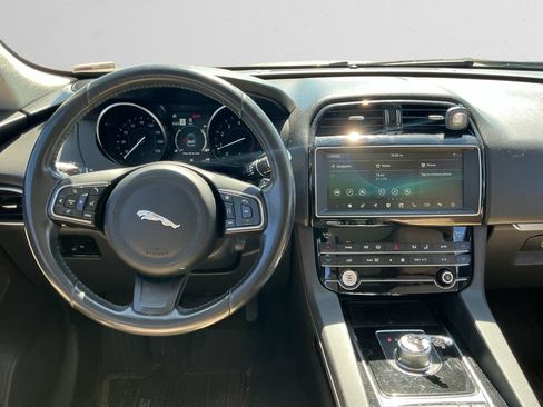 Used 2020 Jaguar F-PACE Premium AWD/4WD image 10