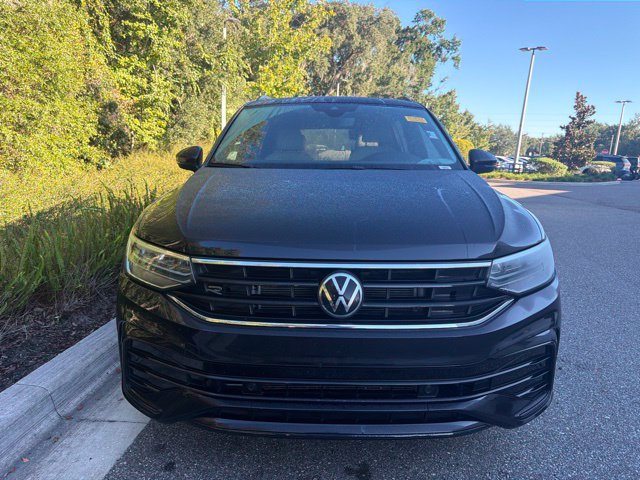 Used 2023 Volkswagen Tiguan SE R-Line FWD image 2