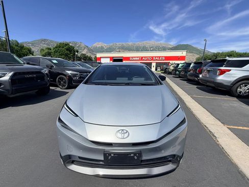 Used 2024 Toyota Prius XLE AWD/4WD image 9