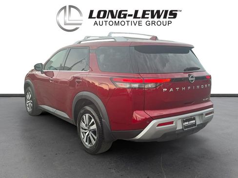 Used 2023 Nissan Pathfinder SL AWD/4WD image 4