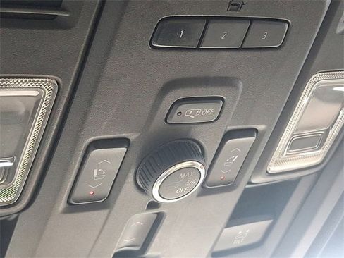 Used 2023 Chevrolet Tahoe Premier image 31