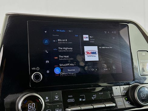 Used 2023 Toyota Highlander LE image 21