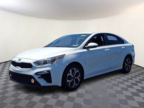 Used 2019 Kia Forte LXS FWD image 3