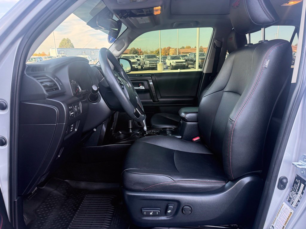 Used 2021 Toyota 4Runner TRD Off-Road Premium w/ Moonroof Package AWD/4WD image 33