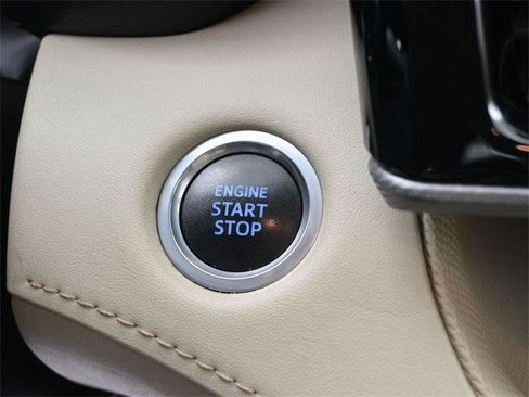 Certified 2021 Toyota Highlander Platinum image 28