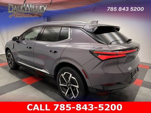 Used 2024 Chevrolet Equinox EV LT image 4