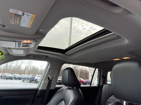 Used 2024 Toyota Highlander XLE image 17