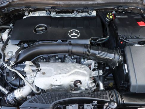 Used 2021 Mercedes-Benz GLA 250 w/ Premium Package image 42