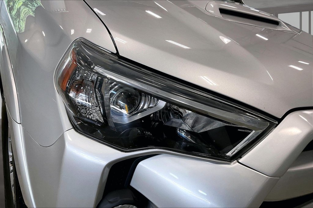 Used 2015 Toyota 4Runner Trail AWD/4WD image 32