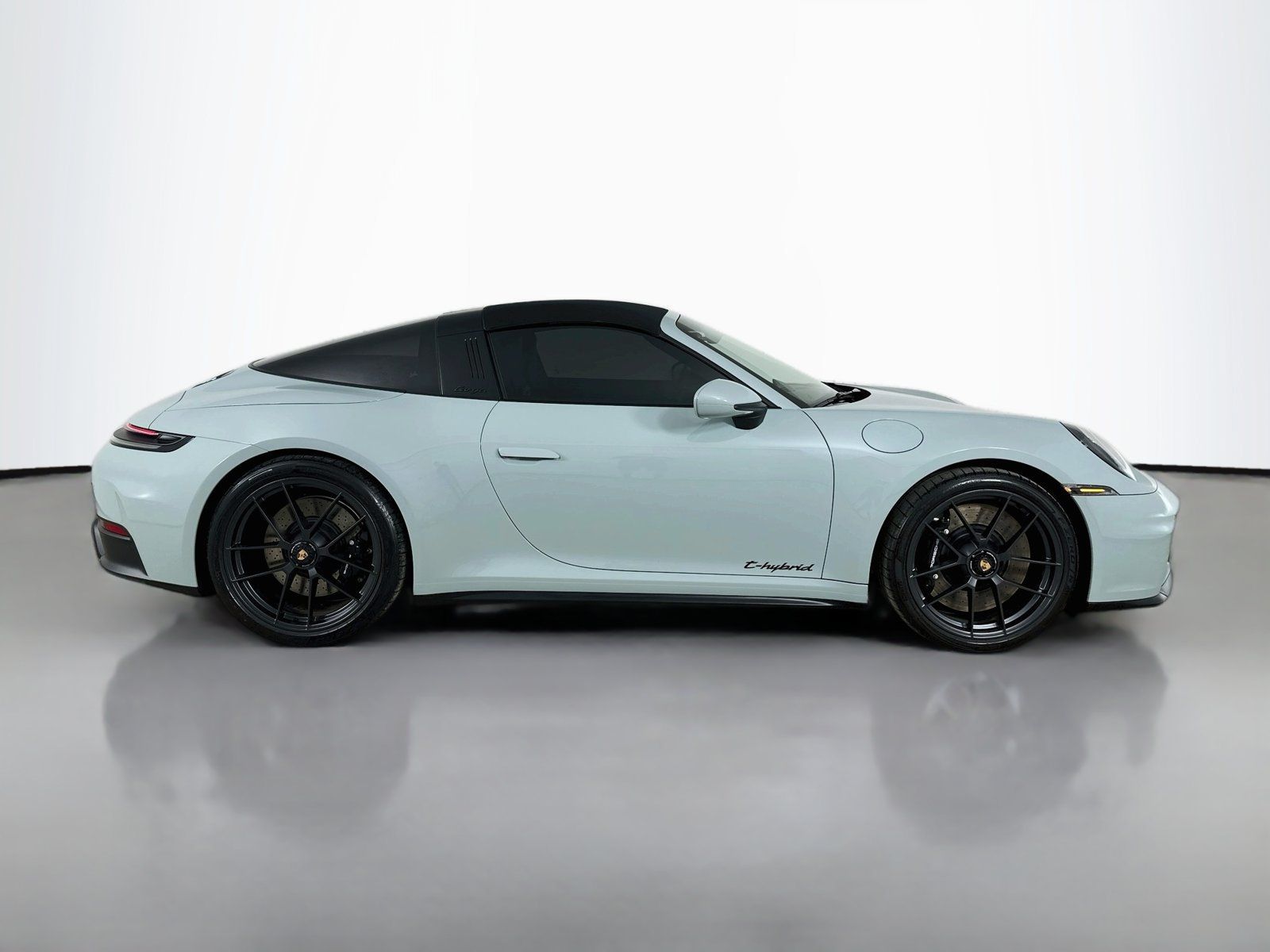Used 2026 Porsche 911 Targa 4 GTS AWD/4WD image 4